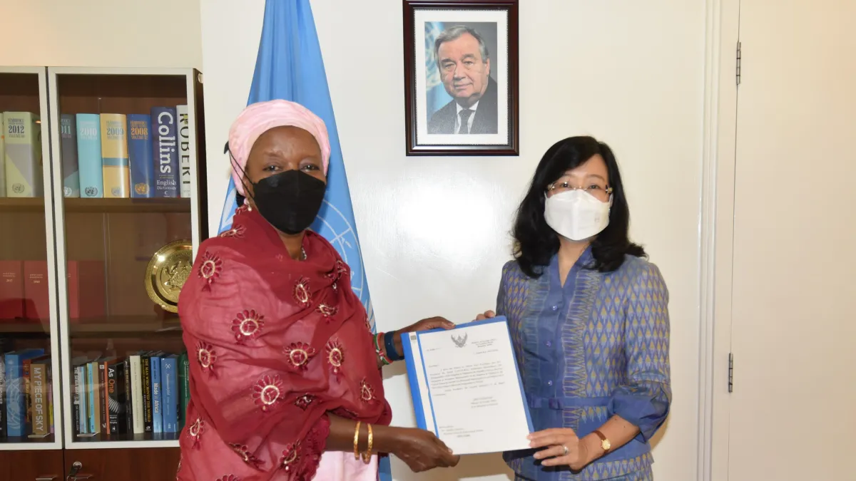 H.E Amb. Ms Sasirit Tangulrat presents his credentials as Permanent Representative of the Kingdom of Thailand to the United Nations Offices in Nairobi.